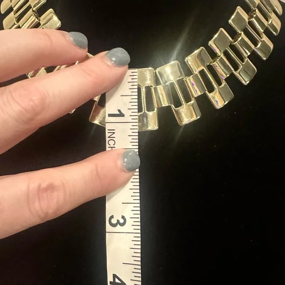 LF Jewelry Oversized Link Gold Statement Necklace - Picture 3 of 5